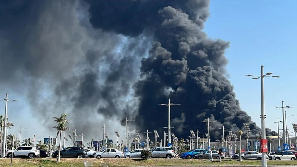 Massive fire put out at Alexandria Carrefour