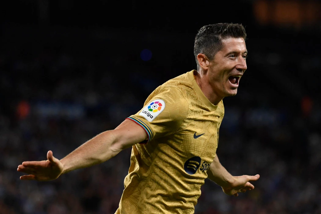 Lewandowski’s birthday double leads Barça to 1st league win