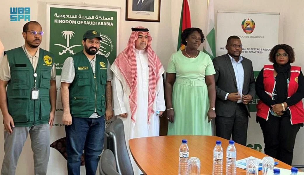 The gift was delivered by Saudi ambassador to Mozambique Fahd bin Abdullah Al-Issa alongside several embassy employees and members of the KSRelief team. (SPA)