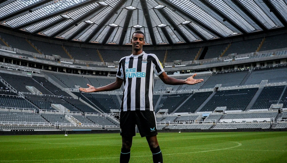 Former Real Sociedad and Borussia Dortmund forward Isak has penned a six-year deal with Newcastle United. (Twitter/@NUFC)