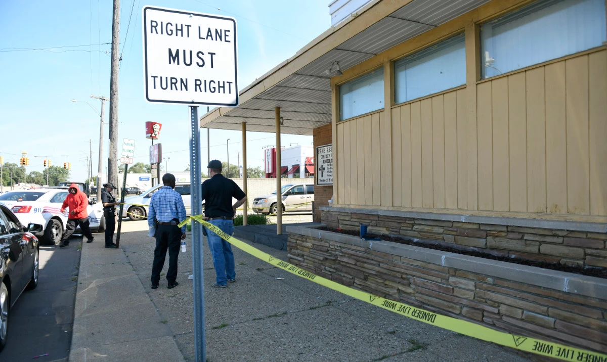 US manhunt after gunman shoots 3 people dead at ‘random’