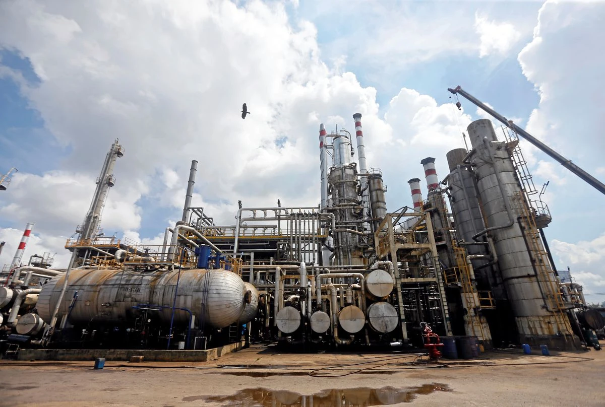 Crisis-hit Sri Lanka invites Saudi Arabia to set up oil refinery