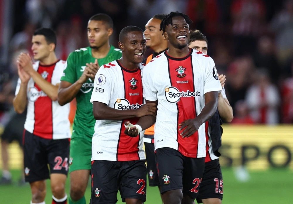 Southampton players celebrate at the end of the match. (Reuters)