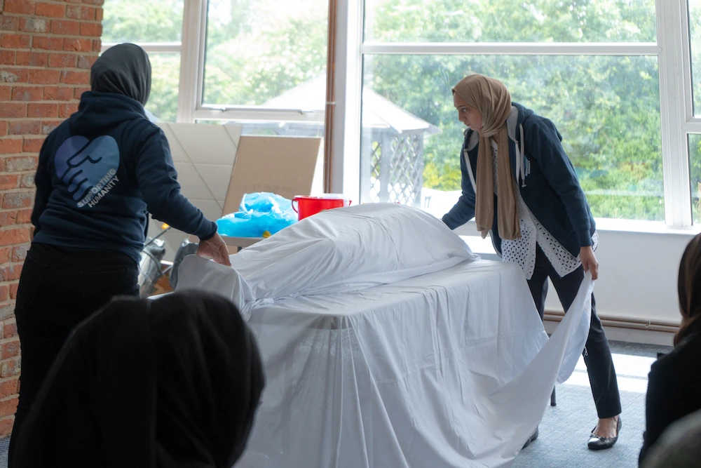 Islamic lessons to wash, shroud dead in demand at UK charity