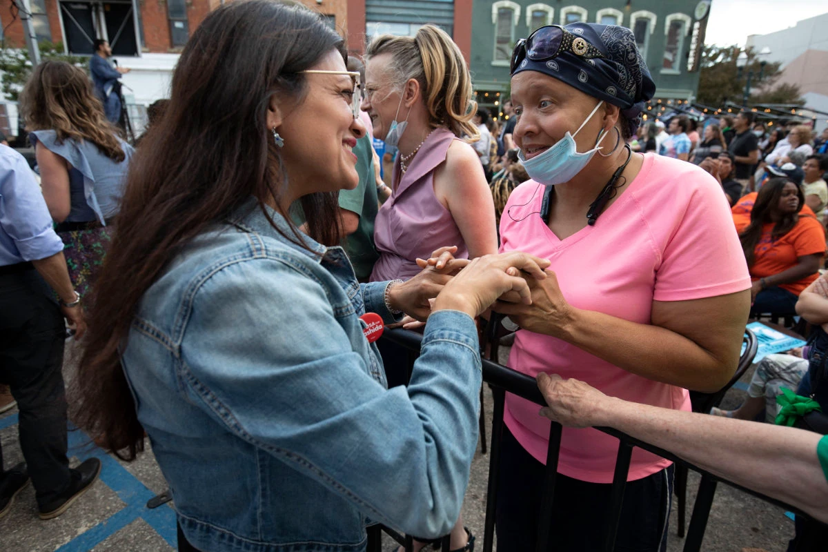 Rep. Rashida Tlaib (L) at a campaign rally on July 29, 2022 in Pontiac, Michigan. (Getty Images/AFP)