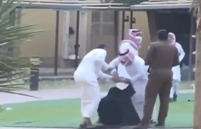 Saudi Arabia opens probe over security forces filmed beating women