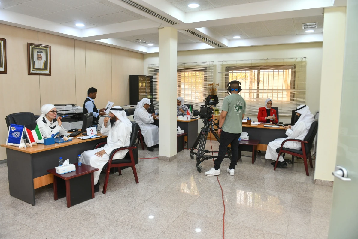 Applicants registering their candidacy for General Assembly elections in Kuwait. (KUNA)