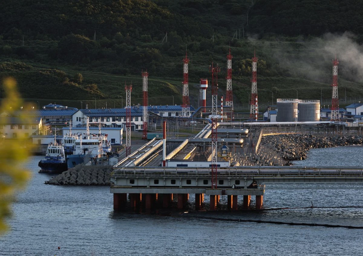 G7 to implement Russian oil price cap ‘urgently’
