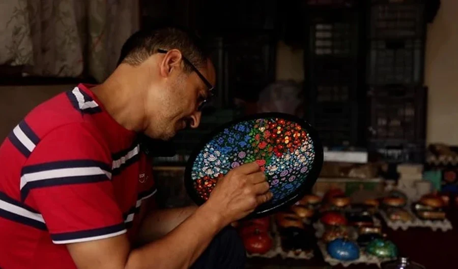 Artisans struggle to keep centuries-old Kashmiri papier-mache craft alive