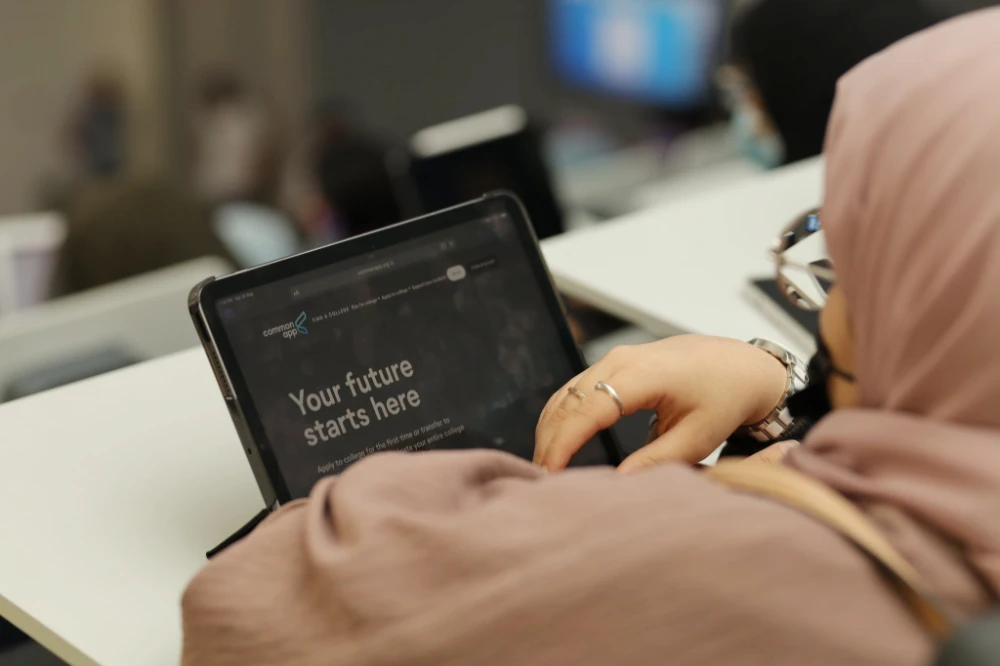 The workshop helps outstanding students enroll at leading institutions in the US. (Twitter: @mawhiba)