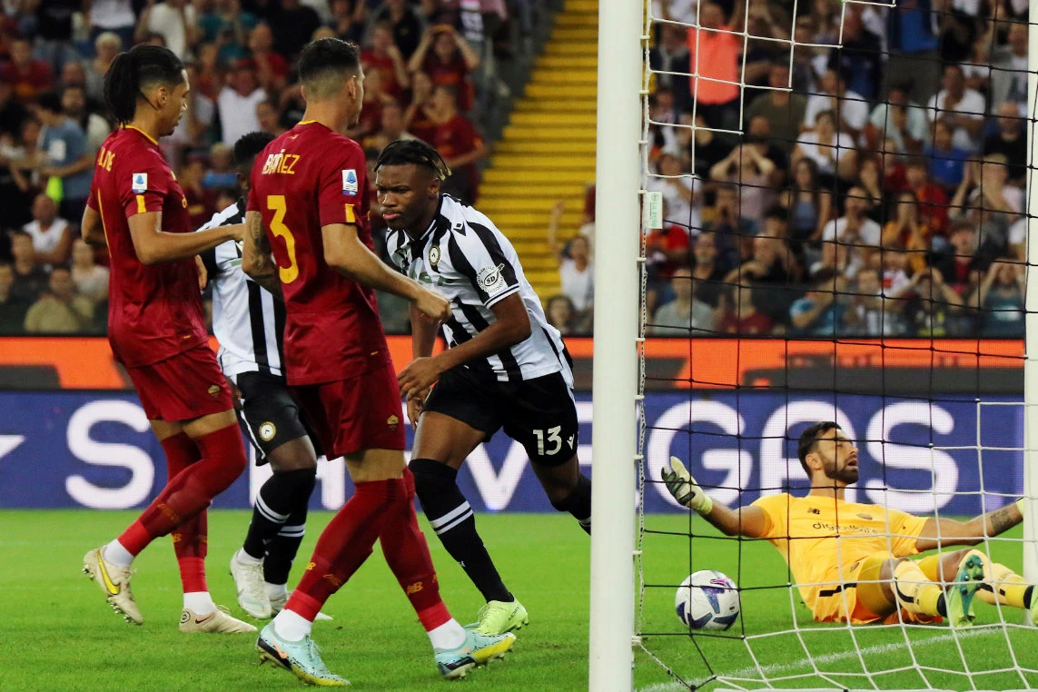 Roma fall to surprise first defeat in 4-0 rout at Udinese
