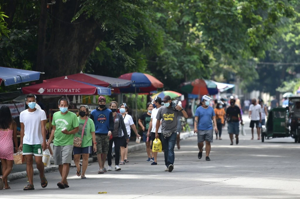 Philippine President Ferdinand Marcos, Jr. is expected to issue an executive order relaxing the country’s mandatory outdoor mask-wearing mandate. (AFP file photo)