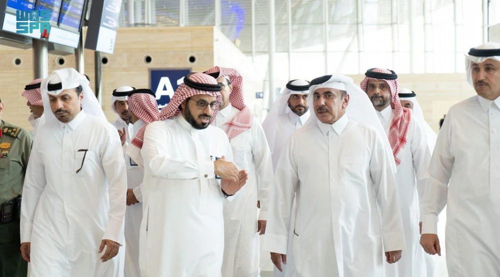 Qatari minister praises modern services at Jeddah airport. (SPA)