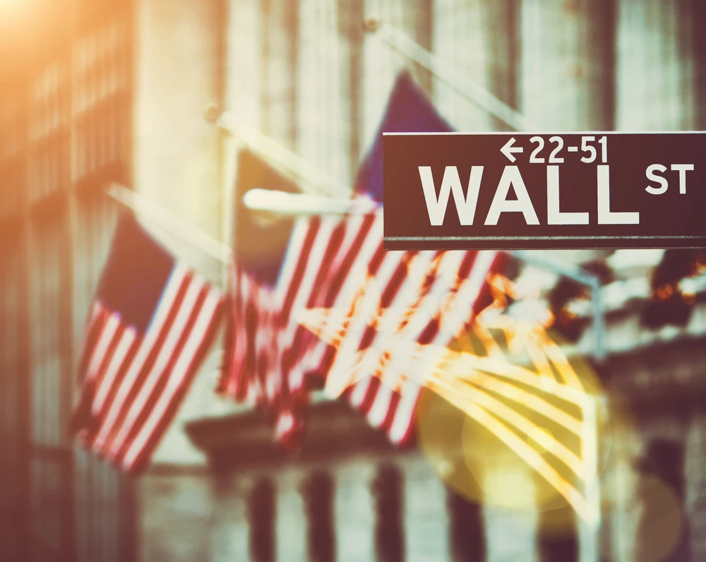 US stocks open higher, building on gains from last week