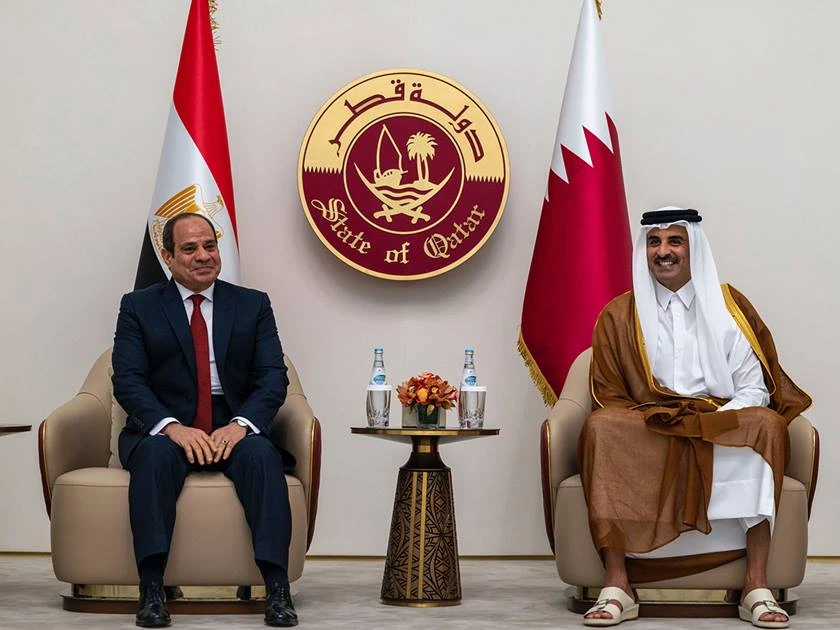 Emir Sheikh Tamim bin Hamad Al-Thani received the President El-Sisi upon his arrival at Hamad International Airport. (QNA)