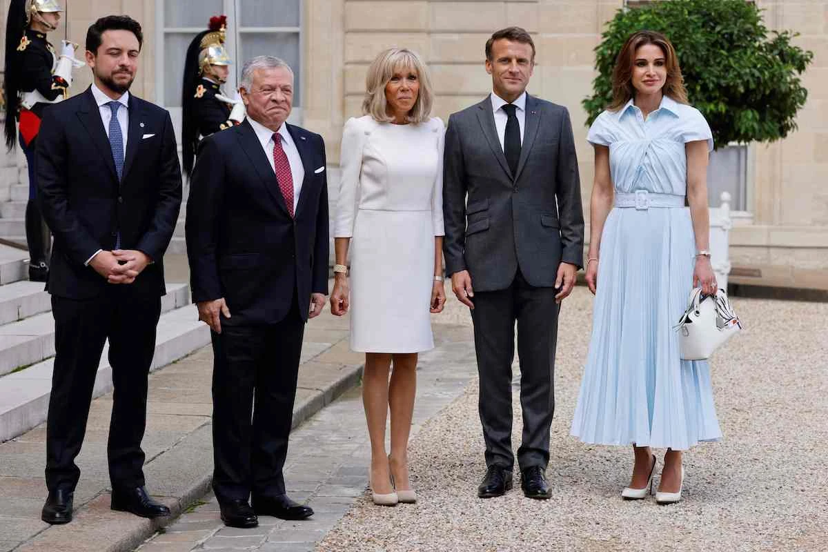French president and his wife welcome Jordan’s King Abdullah II, Queen Rania and Crown Prince Hussein at the Elysee palace in Paris on Sept. 14. (AFP)