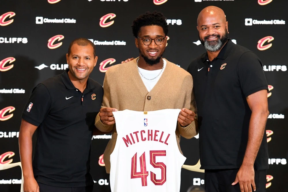 Mitchell has already begun developing on-court chemistry with his new teammates during workouts. (AFP)