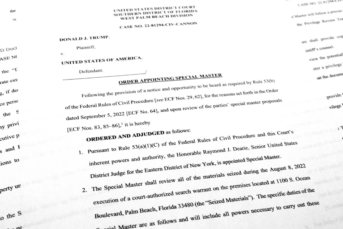 Pages from the order by US District Judge Aileen Cannon naming Raymond Dearie as special master to review records seized during the FBI search of former President Donald Trump's Mar-a-Lago estate. (AP)