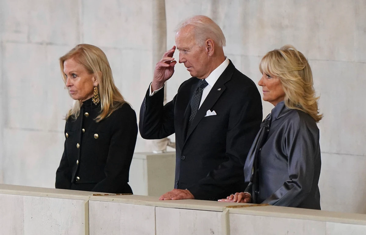 Biden visits Queen Elizabeth’s coffin as UK counts down to funeral
