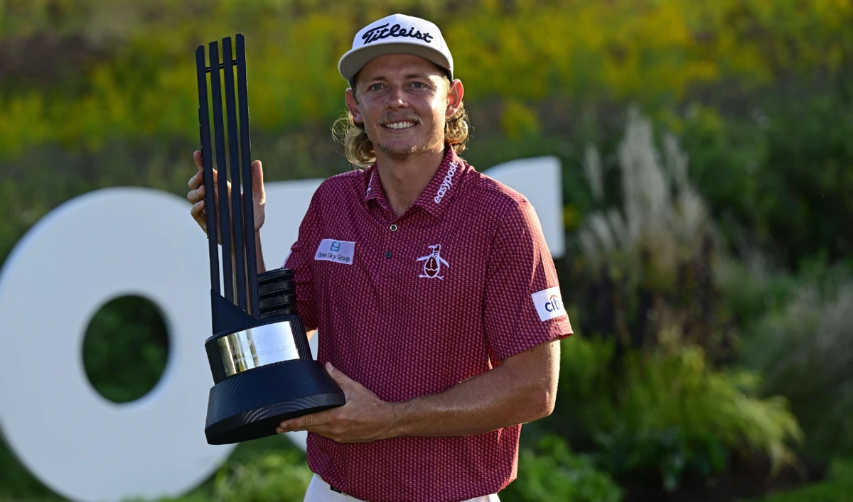 Team captain Cameron Smith of Punch GC poses with the trophy after winning the individual title at the LIV Golf Invitational Chicago at Rich Harvest Farms on Sept. 18, 2022 in Sugar Grove, Illinois. (AFP)