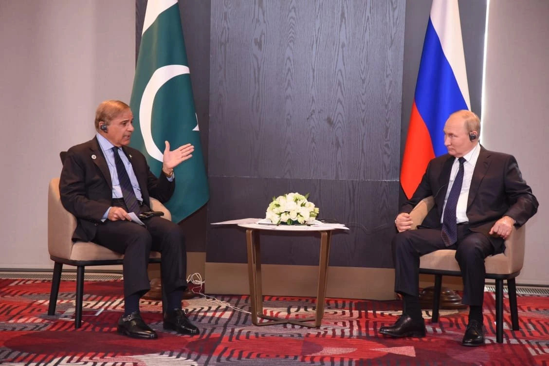Pakistan mulls importing Russia oil on deferred payment