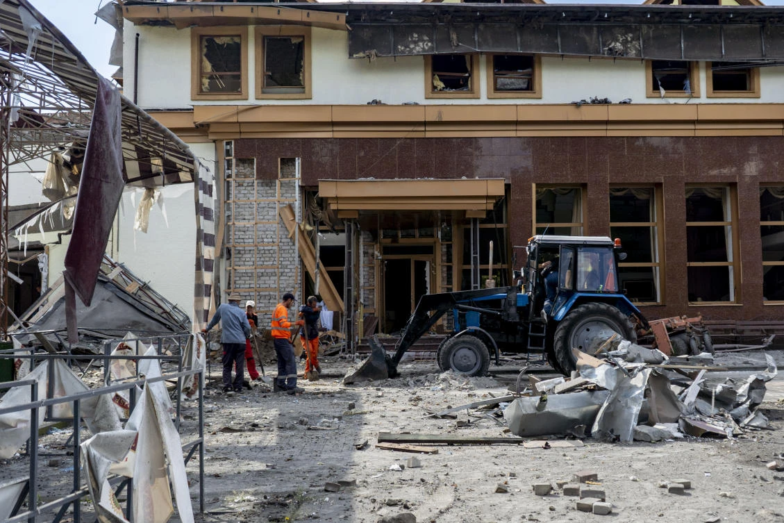 No let-up in hostilities in Ukraine despite prisoner swap