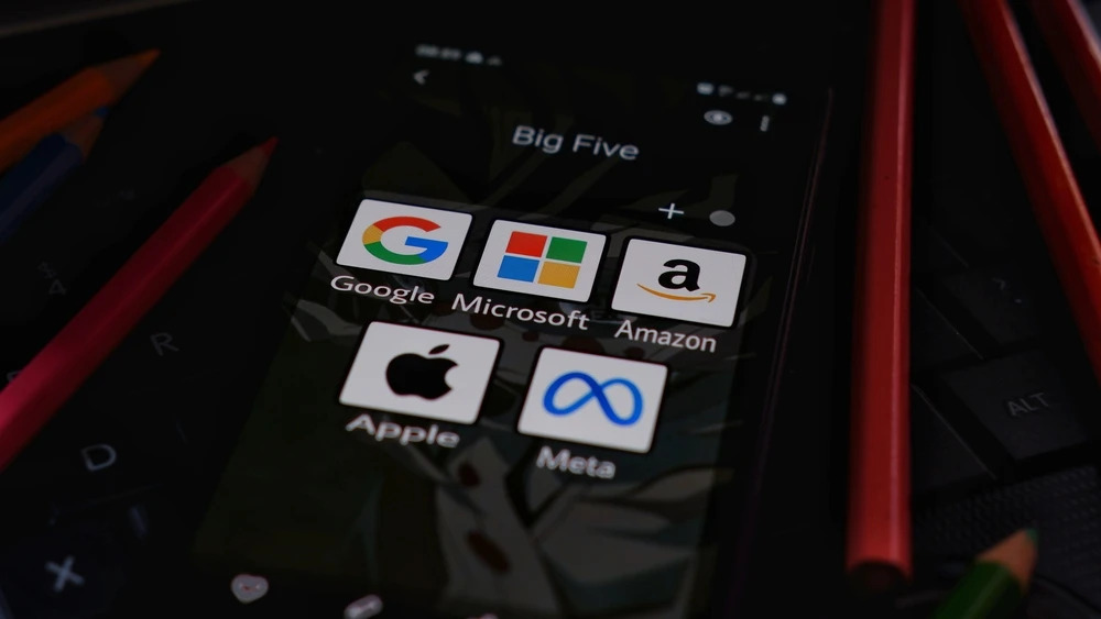 Senate panel approves bill to give news organizations more power against tech platforms