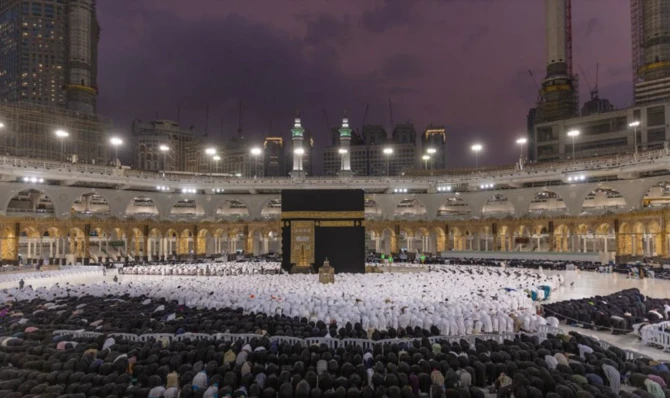 Pilgrims can now plan and book their visits to the holy cities of Makkah and Madinah through the newly-launched Nusuk platform. (@ReasahAlharmain)