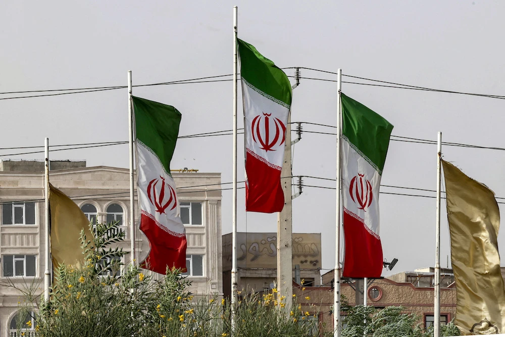 US imposes new sanctions on Iran oil exports, targets Chinese firms