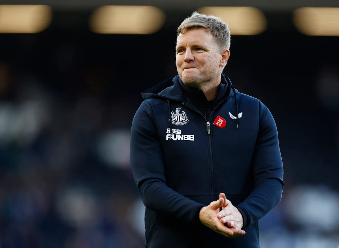 Newcastle United manager Eddie Howe applauds fans after the match at Fulham. (Reuters)