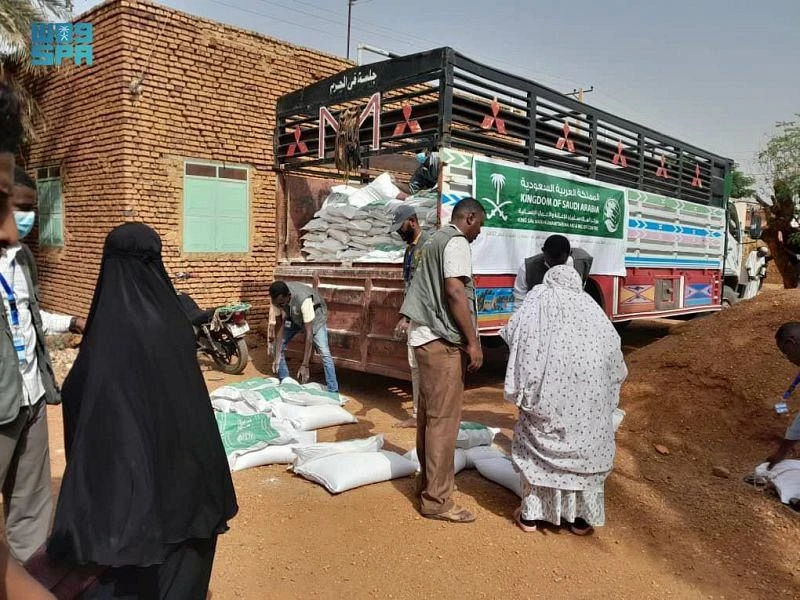 KSRelief distributed 455 food baskets in Khartoum, Sudan. (SPA)