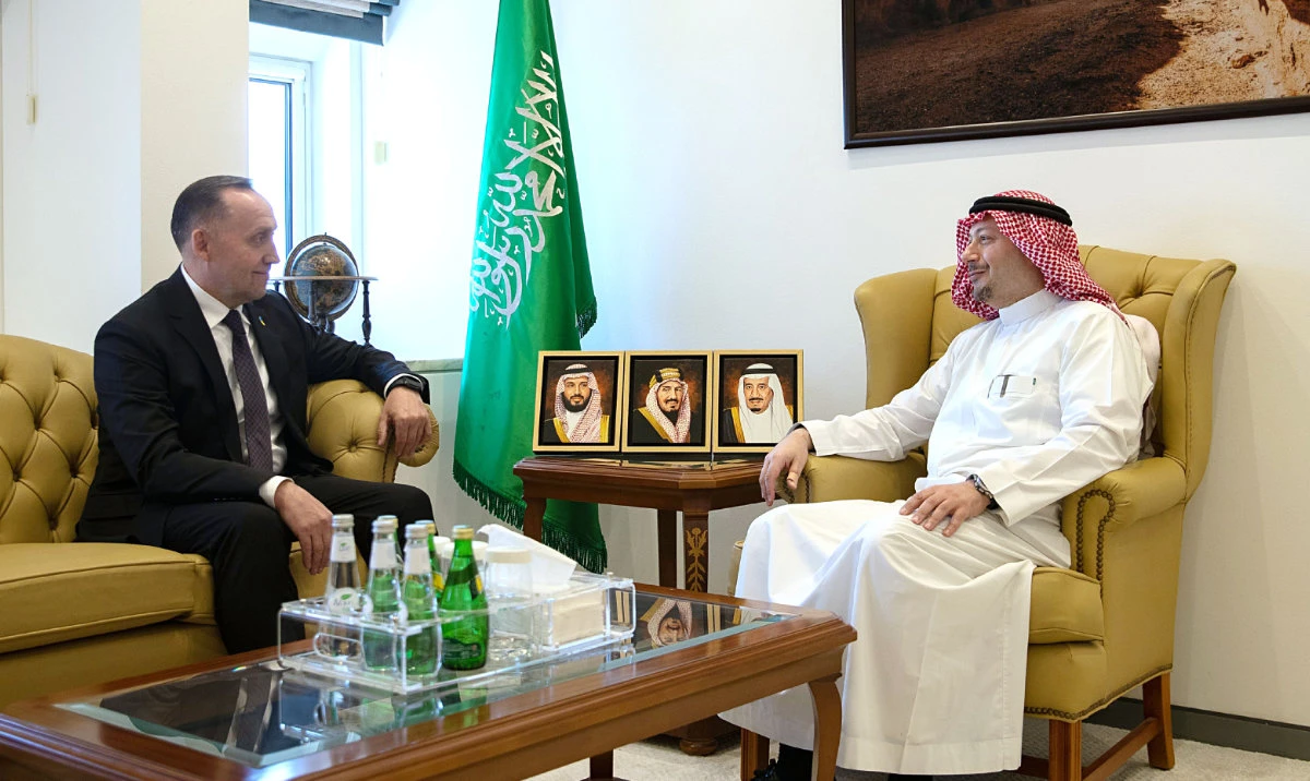 Saudi deputy minister for public diplomacy meets Ukraine’s ambassador