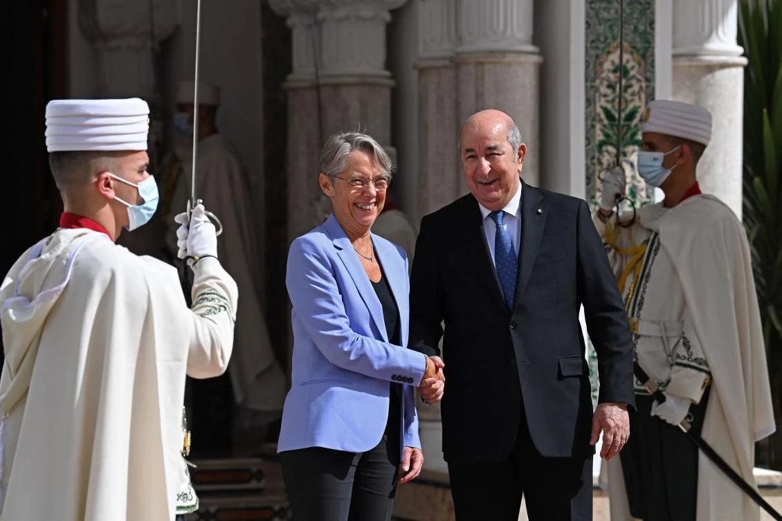 Algerian President Abdelmajid Tebboune (C-R) receives French Prime Minister Elisabeth Borne at the presidential palace in Algiers, on October 10, 2022. (AFP)