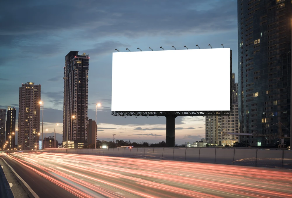 Al Arabia aims to benefit from its competitive advantages by acquiring a larger share of the outdoor advertising market. (Shutterstock)