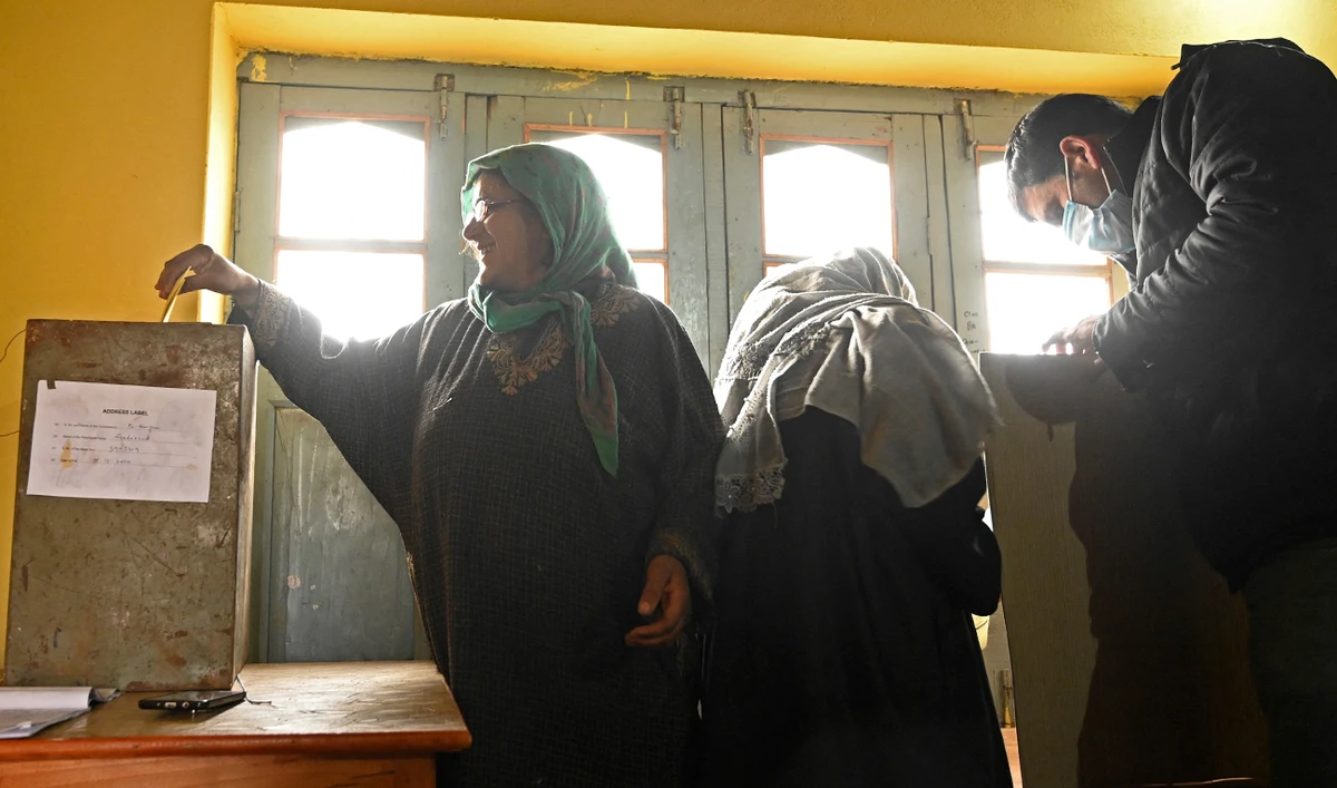 India axes rule on Kashmir voting rights after political parties’ outcry