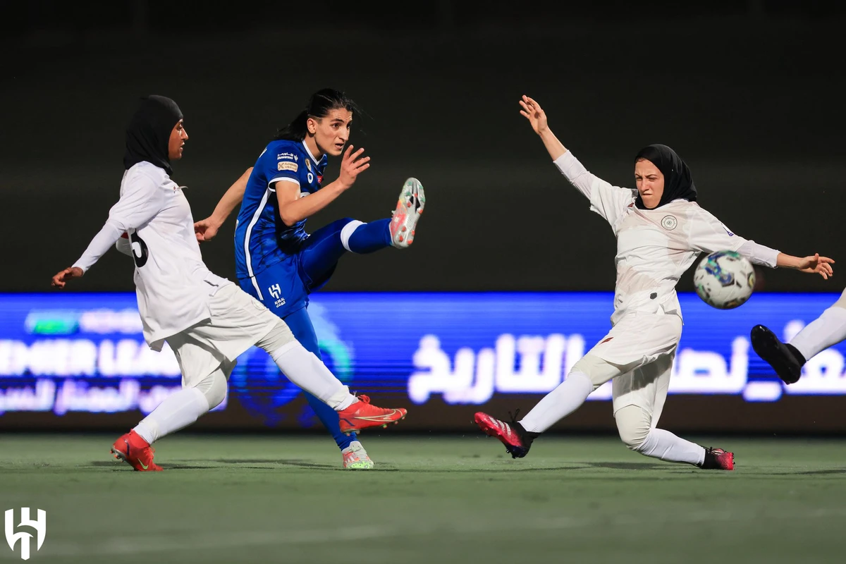 Action from Al-Hilal's 4-2 win over Al-Shabab in the Saudi Women’s Premier League. (Twitter/@Alhilal_EN)