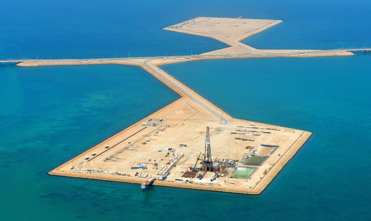 From its facilities in Yanbu and Jeddah, Luberef has a combined capacity to produce 1.3 million metric tons per annum of base oils used in branded lubricants. (AFP)