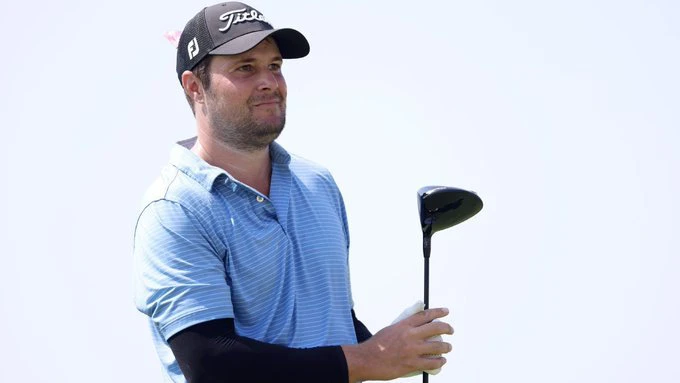 Uihlein leads LIV Golf in Jeddah by 1 shot from Koepka
