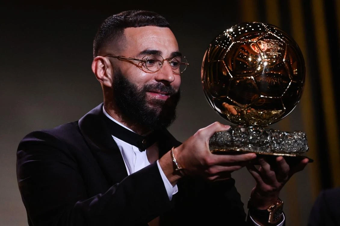 Real Madrid’s French forward Karim Benzema receives the Ballon d’Or at the Theatre du Chatelet in Paris, France, Oct. 17, 2022. (AFP)