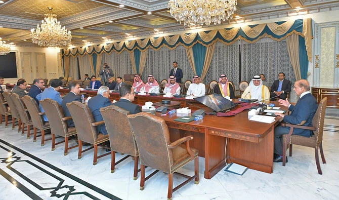 Saudi Development Fund delegation (right) calls on Pakistan Prime Minister (center) in Islamabad, Pakistan, on October 17, 2022. (@GovtofPakistan/Twitter)