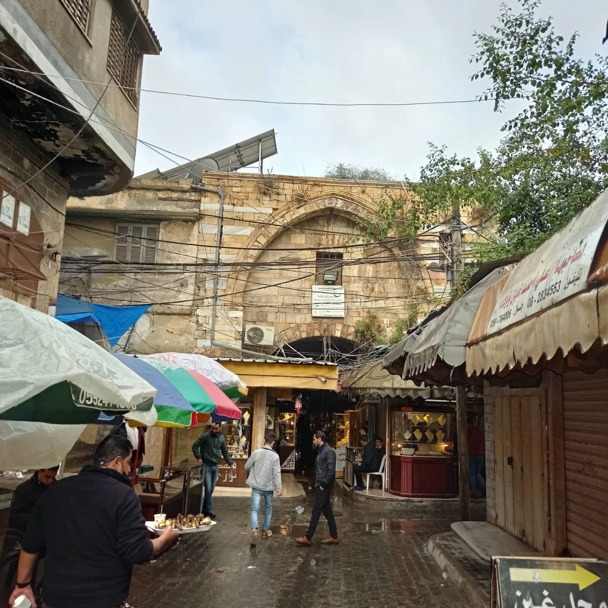 Busy street in front of Souk Al-Qissariya. (Muneer Elbaz)