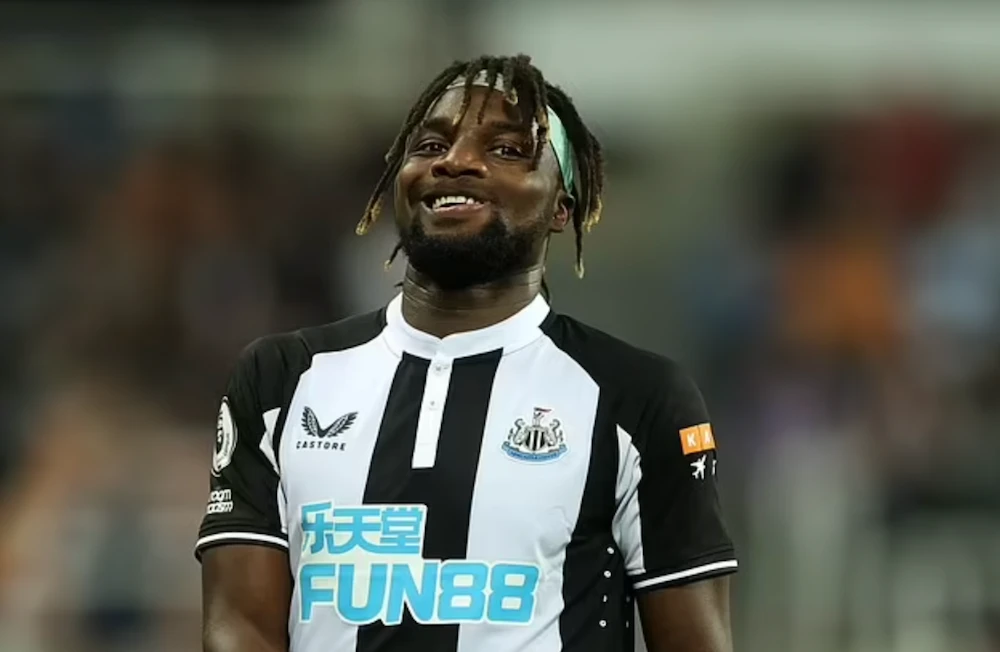 Allan Saint-Maximin to miss two matches, as Newcastle visit Tottenham