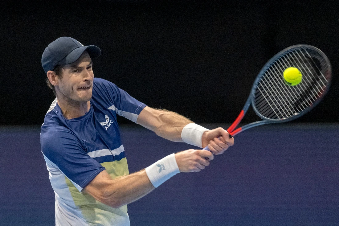Wawrinka downs Ruud, Murray also advances at Swiss Indoors