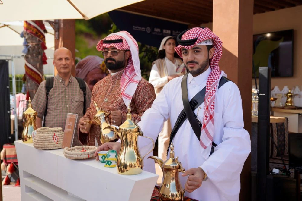 Saudis serve coffee at the International Gastronomy Village in Paris, France, Sept. 1, 2022. (AN Photo)