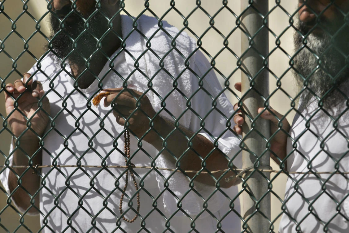 Pakistan: Oldest prisoner freed from Guantanamo, back home