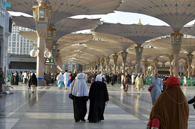 Pilgrims praise Saudi Arabia’s services at Prophet’s Mosque