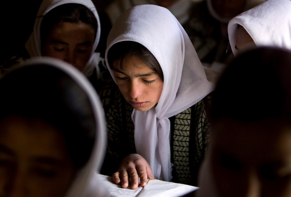 Free school meals should be given to all students worldwide