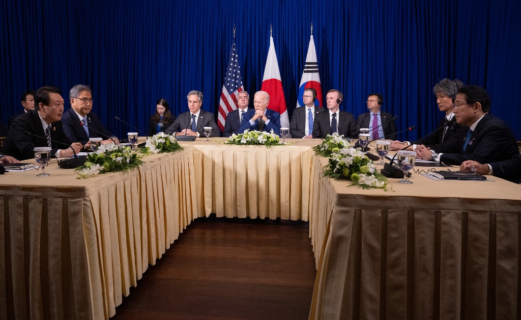 South Korean Yoon Suk-yeol, US President Joe Biden, and Japanese PM Fumio Kishida meet during the ASEAN Summit (File/AFP)