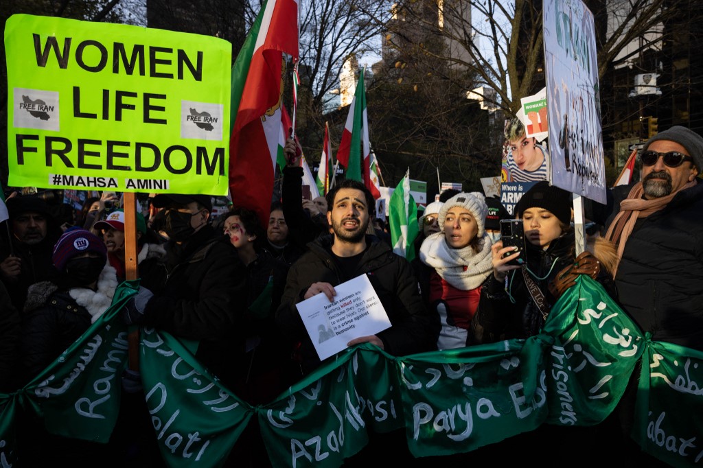 Under the slogan “Women, Life, Freedom,” Iranians are making great sacrifices in their struggle against tyranny. (File/AFP)