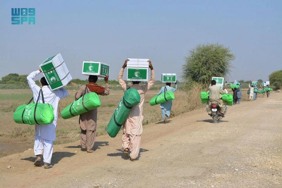 KSRelief distributed 1,005 shelter kits to people affected by the floods in Pakistan. (SPA)